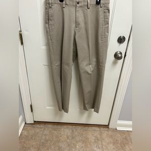 Eddie Bauer men’s khakis